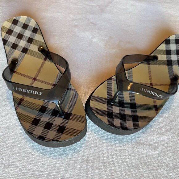 Burberry Nova Check Flip Flops and Plastic Swim Bag - Picture 4 of 12